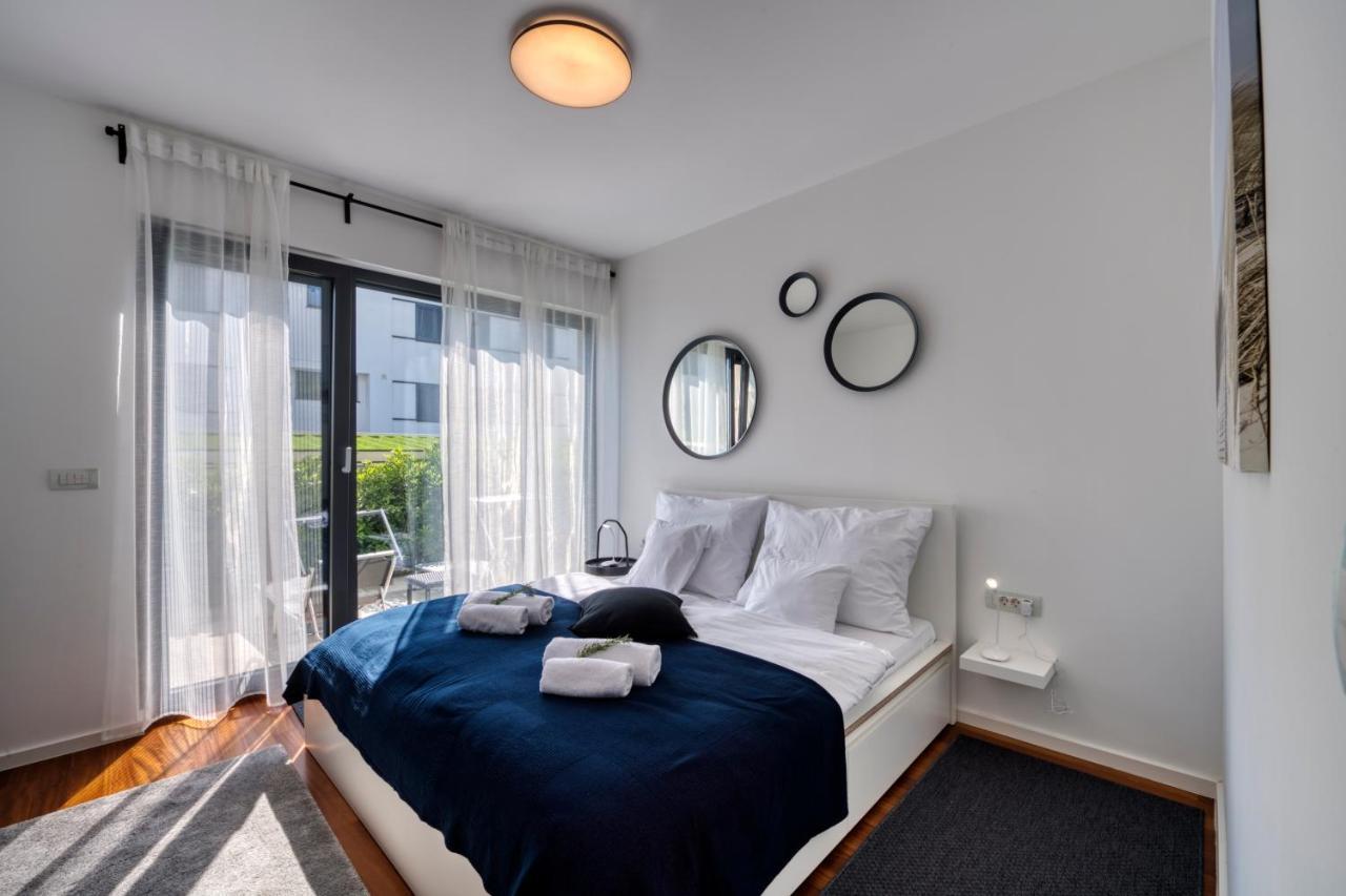 Crystal Apartment *